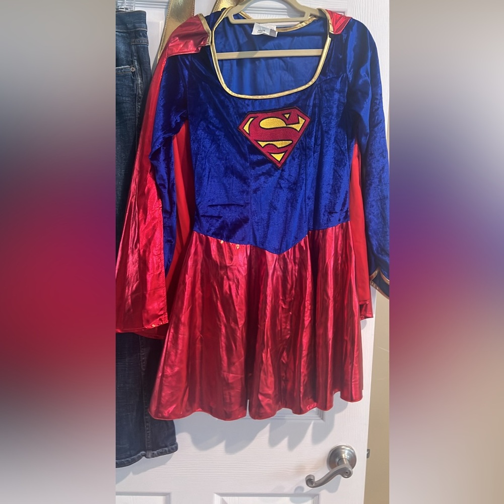 Super girl costume, medium